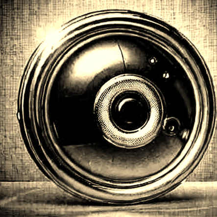 When "Institutional Adoption" Becomes a Sedative: Strategy and Bitmine's Quiet Accumulation